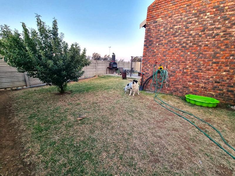 3 Bedroom Property for Sale in Langenhovenpark Free State